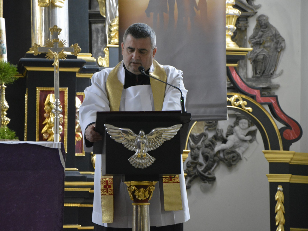 Święcenie pokarmów w Grębocicach
