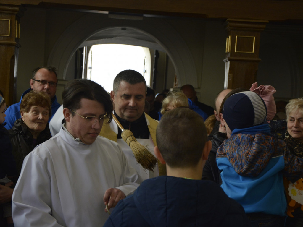 Święcenie pokarmów w Grębocicach