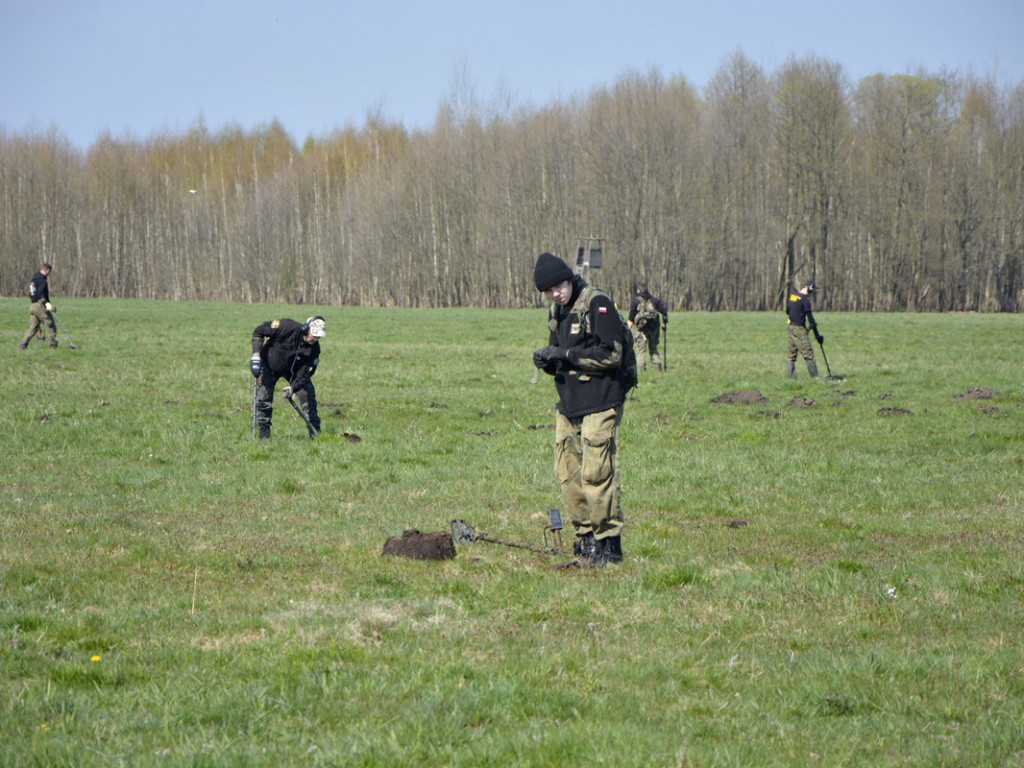 Szukają skarbów na przemkowskich bagnach [FOTO]