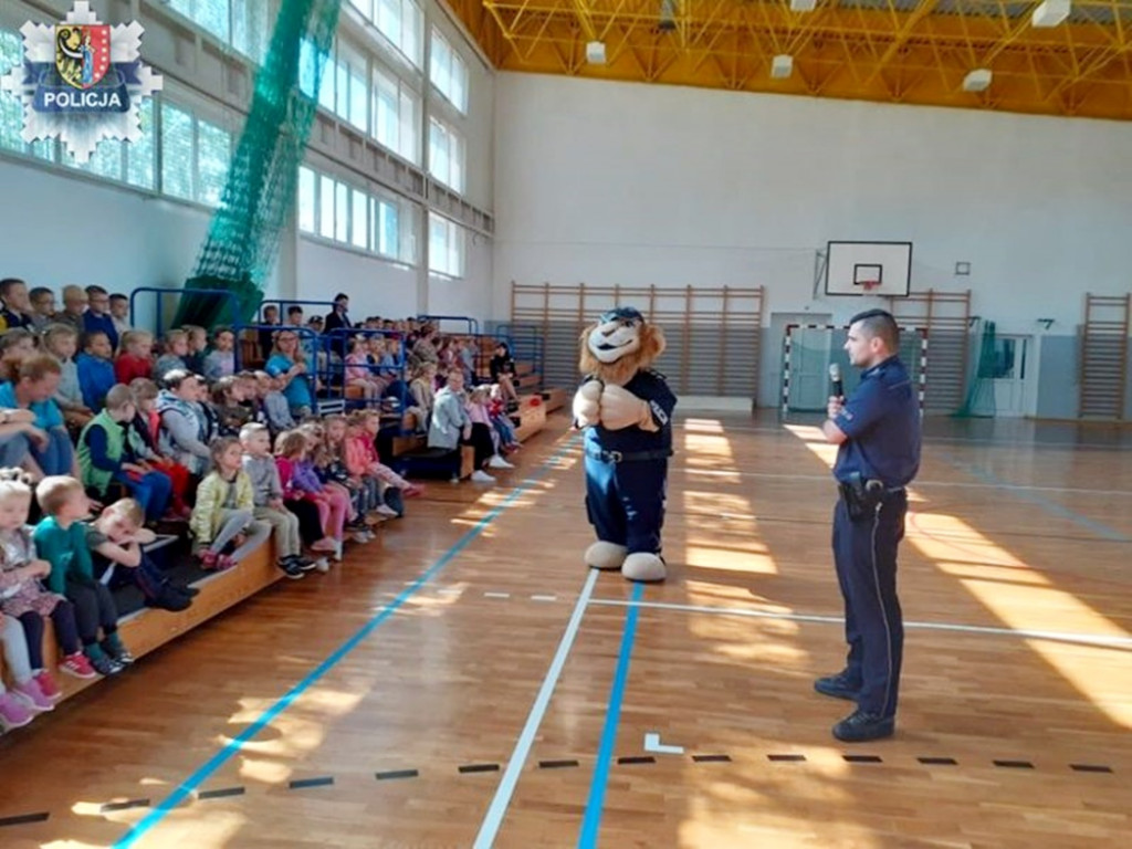 Bezpieczeństwo w Radwanicach. Spotkanie z policjantami