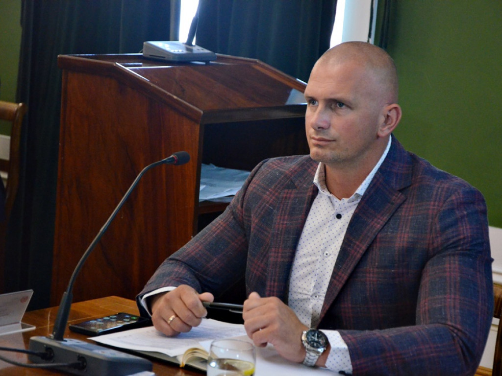 Z absolutorium, ale bez wotum zaufania. Zobacz, jak głosowali radni!