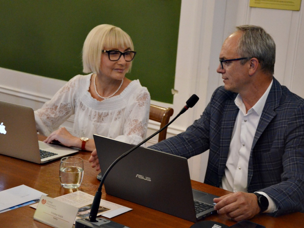 Z absolutorium, ale bez wotum zaufania. Zobacz, jak głosowali radni!