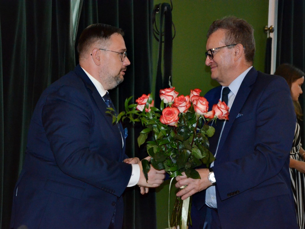 Z absolutorium, ale bez wotum zaufania. Zobacz, jak głosowali radni!