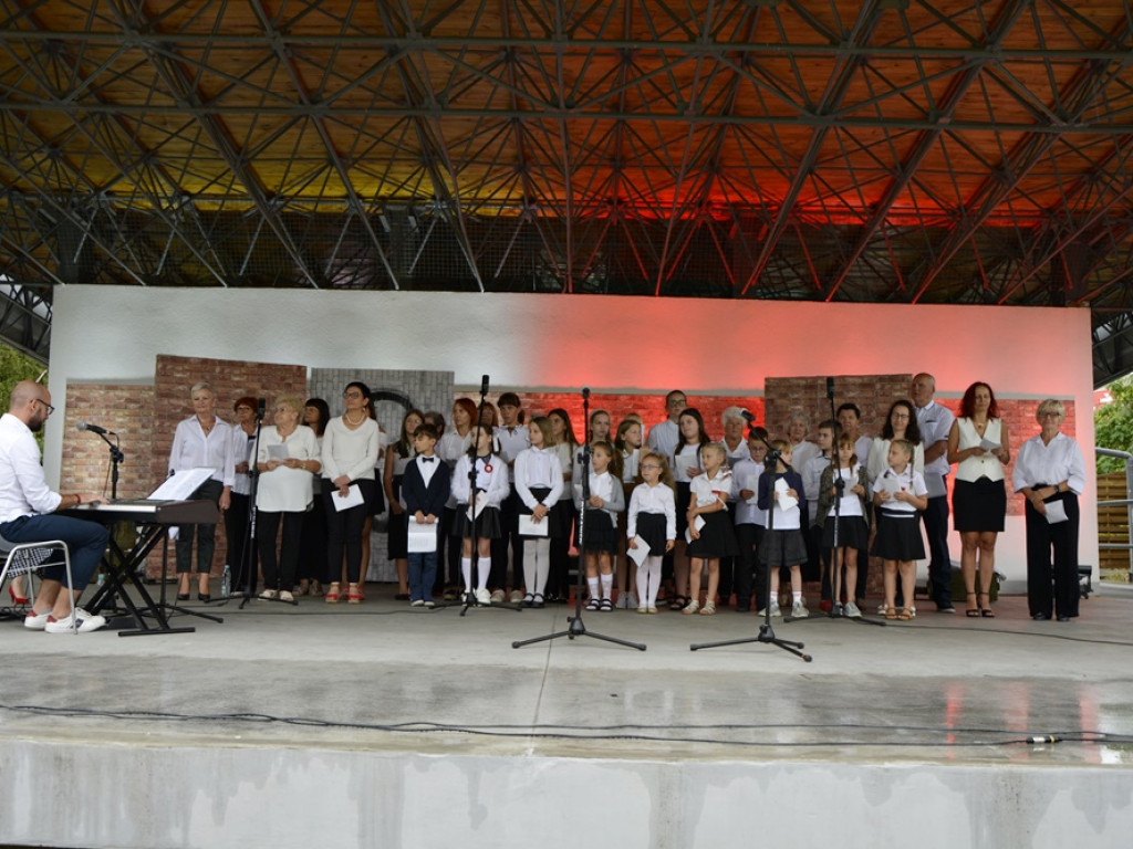Pamiętamy, więc śpiewamy. Koncert w amfiteatrze [Zdjęcia]