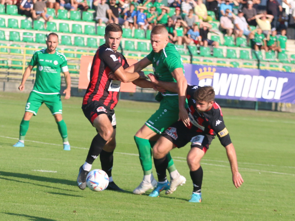 Futbol przepychany. Show trenera na konferencji