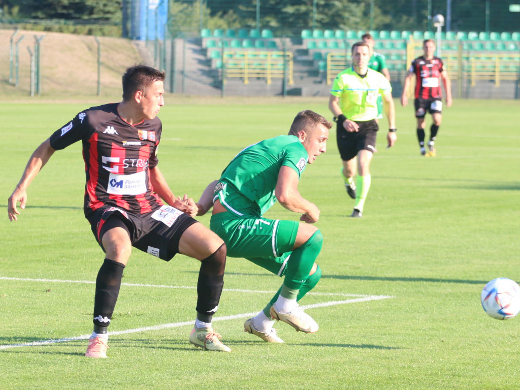 Futbol przepychany. Show trenera na konferencji