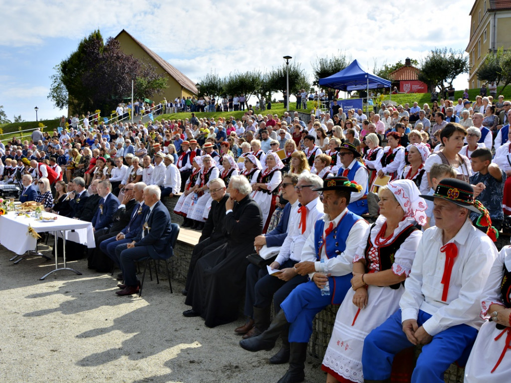 Dożynki powiatowe w Grodowcu [Zdjęcia]