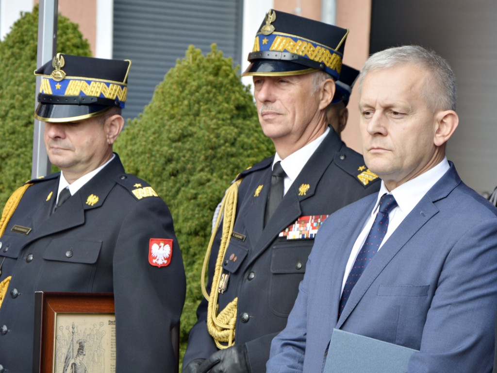 Polały się łzy wzruszenia. Komendant żegnał się z jednostką PSP [Zdjęcia]