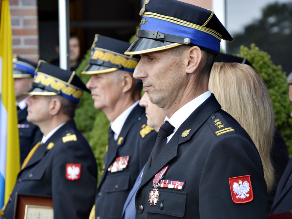 Polały się łzy wzruszenia. Komendant żegnał się z jednostką PSP [Zdjęcia]