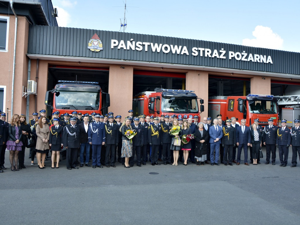 Polały się łzy wzruszenia. Komendant żegnał się z jednostką PSP [Zdjęcia]
