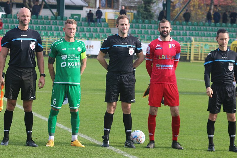 Trzy gole kapitana. Punktów nie przybyło, ale remis był blisko [Zdjęcia]