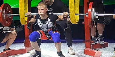 Oto nasz 15-letni mistrz w podnoszeniu ciężarów! Zapracował na ten sukces-29442