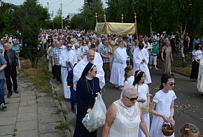 Nie wszyscy o tym wiedzą. Czy udział w procesji Bożego Ciała to obowiązek?-33994